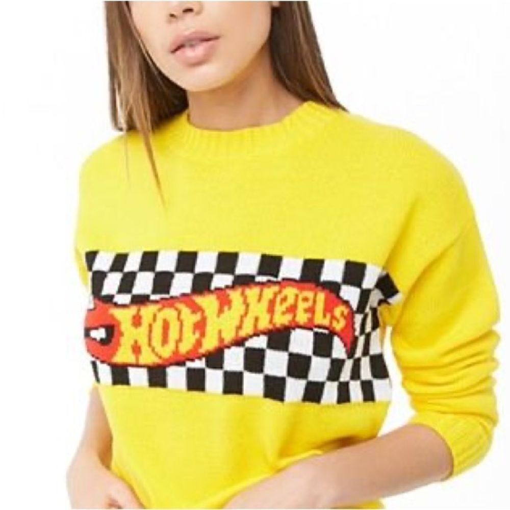 Hot weeks crew neck yellow size 3X knit sweater yellow red white